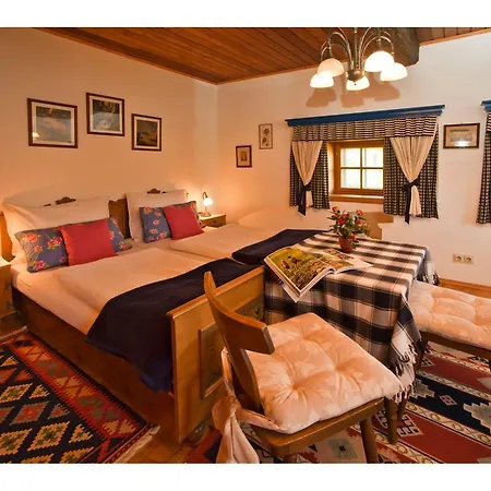 Mentehof Apartment *